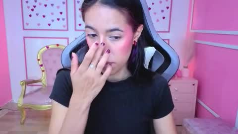 Stephania online show from 12.20.25