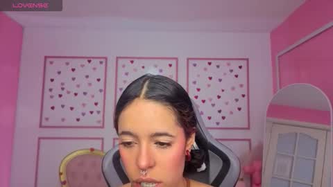 Stephania online show from 02.12.26