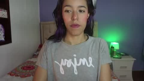 Stephania online show from 04.22.26