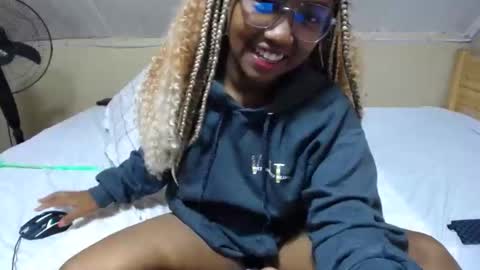 Snapshot of stephaniafa chatting on 03.10.25 perfectly imperfect girl online show from 03.10.25