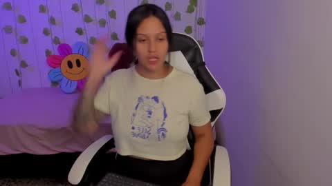 Snapshot of stephanie_ross_ chatting on 02.02.25 Stephanie online show from 02.02.25