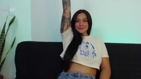 Snapshot of stephanie_ross_ chatting on 12.02.25 Stephanie online show from 12.02.25