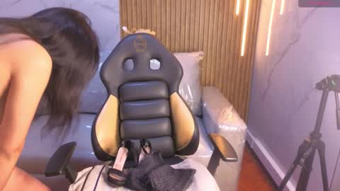 stephany_rodriguez_ online show from 11.28.25