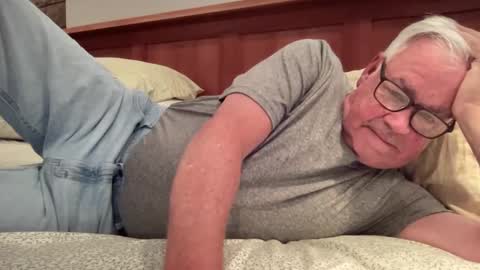 Snapshot of steve988279 chatting on 10.19.25 Steve online show from 10.19.25