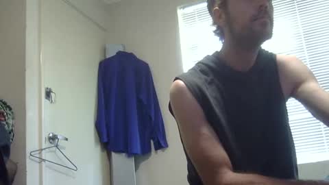 Snapshot of steveaussie chatting on 01.12.25 Australian420 online show from 01.12.25