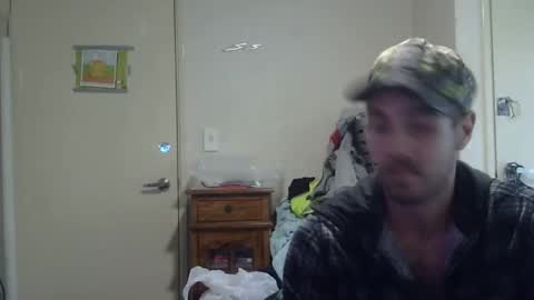 Snapshot of steveaussie chatting on 02.04.25 Australian420 online show from 02.04.25