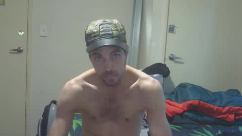 Snapshot of steveaussie chatting on 03.10.25 Australian420 online show from 03.10.25