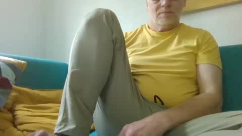 Snapshot of stevessky chatting on 02.09.25 stevessky online show from 02.09.25