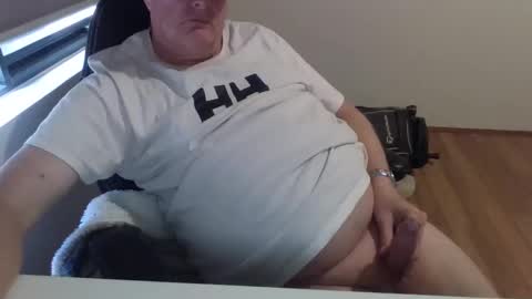 Snapshot of stiffyman55 chatting on 09.30.25 stiffyman55 online show from 09.30.25