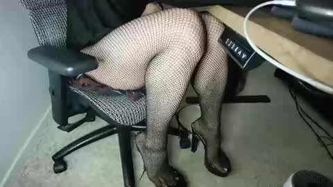 StilettoDoll online show from 11.06.25