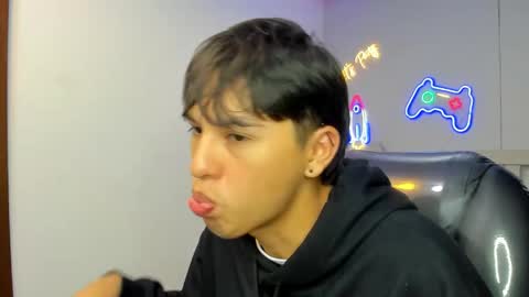 Stiwen online show from 10.27.25