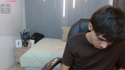 Snapshot of stiwentwink chatting on 06.19.26 Stiwen online show from 06.19.26