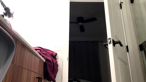 Snapshot of stlhotwifeguy chatting on 12.28.24 stlhotwifeguy online show from 12.28.24