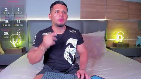 Stone Lee  online show from 09.29.25