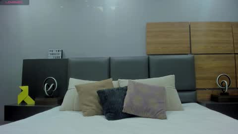 Stone Lee  online show from 10.12.25