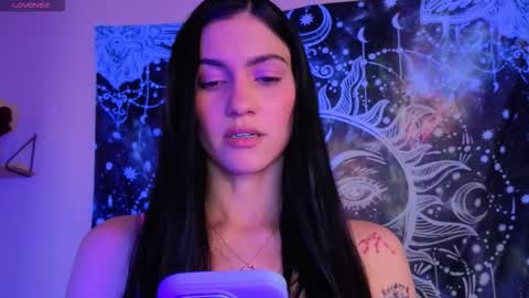 Snapshot of stonned_candy chatting on 11.09.25 Liz online show from 11.09.25