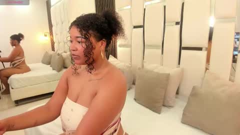 Snapshot of stormy_kox chatting on 11.26.25 Stormy online show from 11.26.25