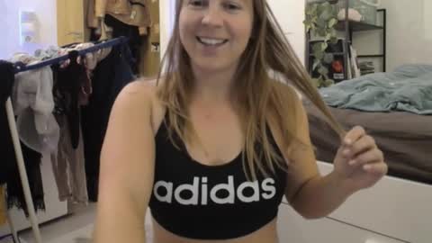 Sarah online show from 11.11.25