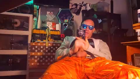 Str8 online show from 10.31.25