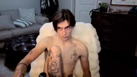 Snapshot of str8whiteboy21 chatting on 06.17.26 str8whiteboy21 online show from 06.17.26
