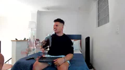 straight__friends online show from 11.20.25