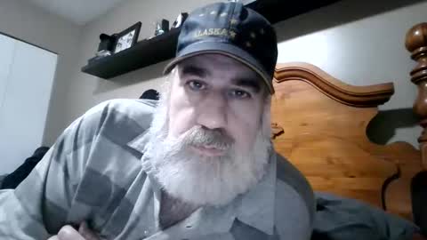 Straightbear4you online show from 10.17.25