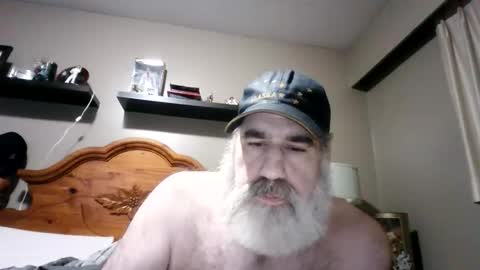 Straightbear4you online show from 12.02.25