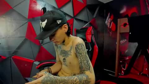 Snapshot of straightboy_nick chatting on 10.15.25 NICK online show from 10.15.25