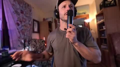 Snapshot of straightishd chatting on 10.30.25 Cowboy Zuhly online show from 10.30.25