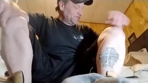 Snapshot of straighttoy chatting on 02.17.25 straighttoy online show from 02.17.25