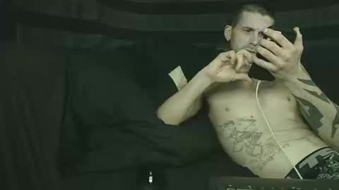 straitpipermann22 online show from 10.19.25