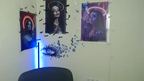 Snapshot of stranger_giirl chatting on 12.18.25 Amalia online show from 12.18.25