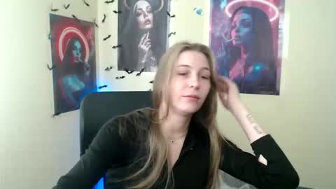 Snapshot of stranger_giirl chatting on 04.30.26 Amalia online show from 04.30.26