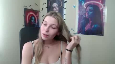 Snapshot of stranger_giirl chatting on 05.11.26 Amalia online show from 05.11.26