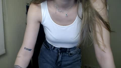 Snapshot of stranger_giirl chatting on 07.28.26 Amalia online show from 07.28.26