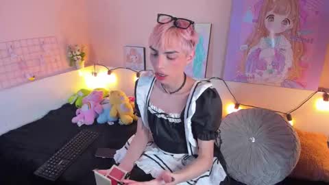 Snapshot of strawberry_kitty_ chatting on 11.08.25 strawberry_kitty_ online show from 11.08.25