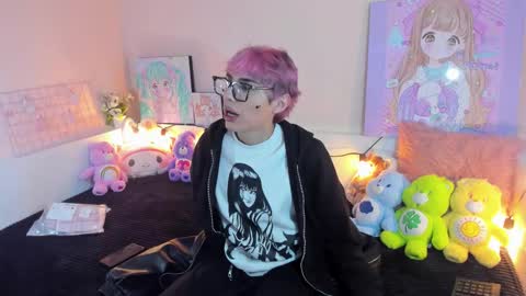 Snapshot of strawberry_kitty_ chatting on 11.30.25 strawberry_kitty_ online show from 11.30.25