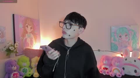 strawberry_kitty_ online show from 03.13.26