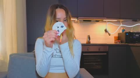 Tati and Lola online show from 04.24.26