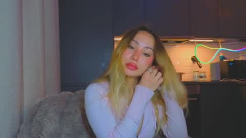 Tati and Lola online show from 04.26.26