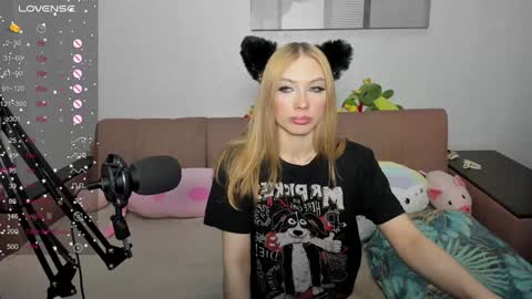 Snapshot of streis_mua chatting on 01.26.25 Streis  open pvt online show from 01.26.25
