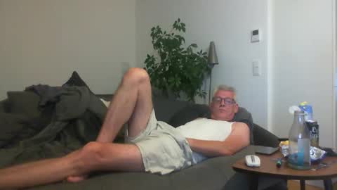 Snapshot of stremic chatting on 09.10.25 stremic online show from 09.10.25