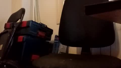 Snapshot of strom2000 chatting on 11.24.25 strom2000 online show from 11.24.25