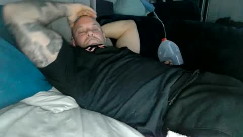 Snapshot of strongandhard073 chatting on 02.10.25 StrongAndHard online show from 02.10.25