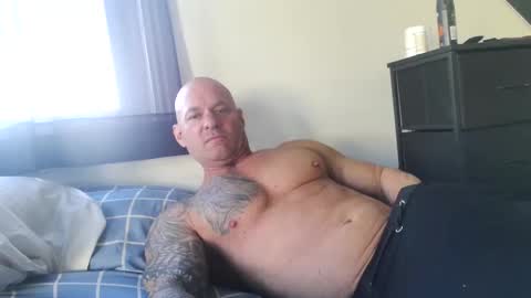 Snapshot of strongandhard073 chatting on 10.22.25 StrongAndHard online show from 10.22.25