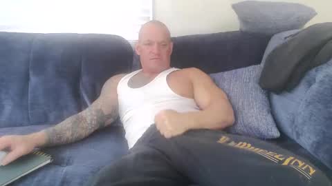 Snapshot of strongandhard073 chatting on 11.05.25 StrongAndHard online show from 11.05.25