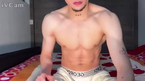 stronghardlatino online show from 04.24.26