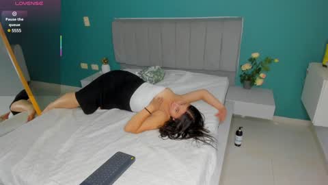 Snapshot of stroong_couple_ chatting on 02.06.25 Strong Couple online show from 02.06.25