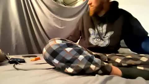 Snapshot of strumie3534336684 chatting on 11.25.25 strumie3534336684 online show from 11.25.25