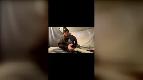 Snapshot of strumie3534336684 chatting on 11.27.25 strumie3534336684 online show from 11.27.25